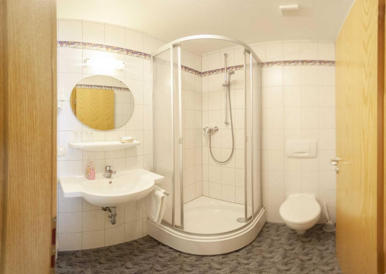 Hotel-Gasthof Krone غريدينغ المظهر الخارجي الصورة